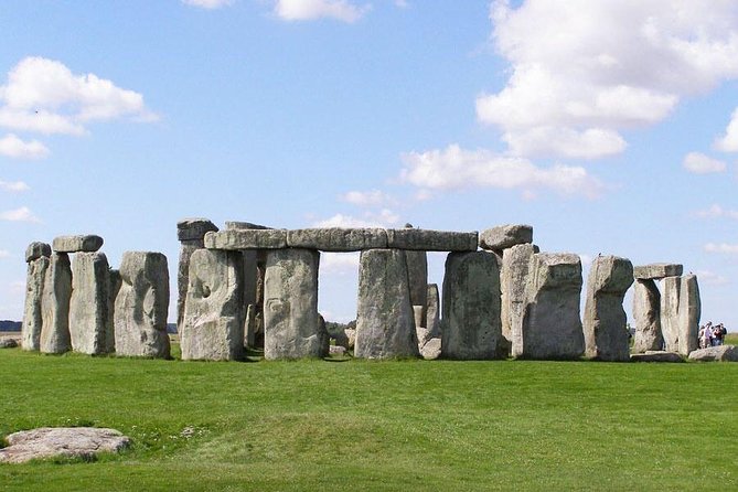 Extended visit: Windsor Castle & Stonehenge - Windsor Castle in 2 hours: State Apartments, Chapel, and the Dolls’ House