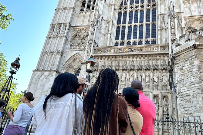 Fast Access Westminster Abbey Private Tour with a London Blue Badge Guide - Dress, comfort, and accessibility realities inside the Abbey
