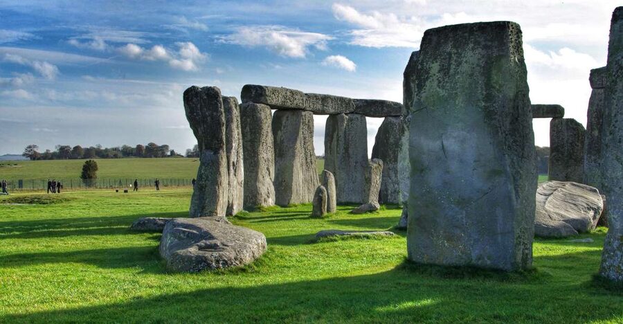 From Cambridge: Guided Day Tour to Bath and Stonehenge - The Stonehenge experience: more than the big rocks