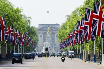 Full Royal Tour: Royal London & Buckingham Palace Tour