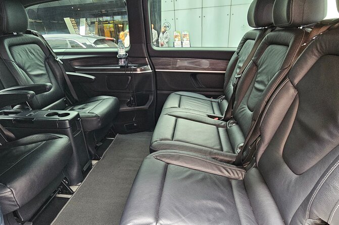 Gatwick Airport to Heathrow Airport Transfers - How pickup coordination works: driver details and Heathrow terminal handoff