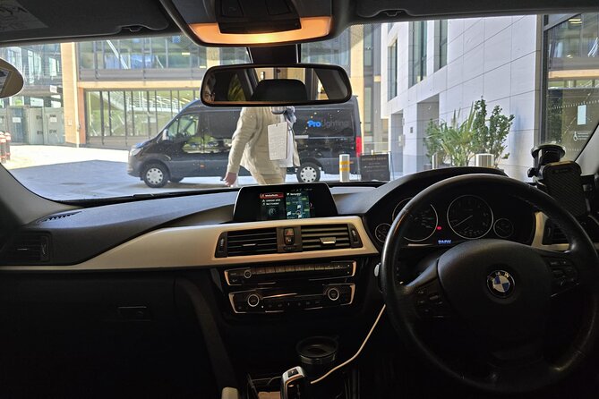 Gatwick Airport to Heathrow Airport Transfers - Pricing value for up to 3 people and what that includes