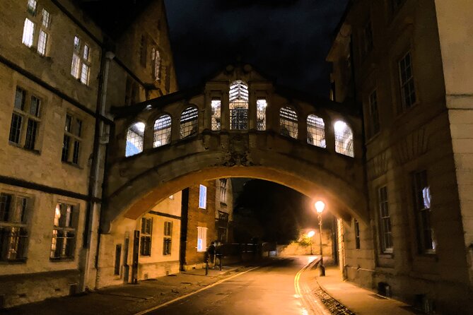 Ghost Tour of Oxford - Stop 6: Christ Church, a student’s possibly gruesome death