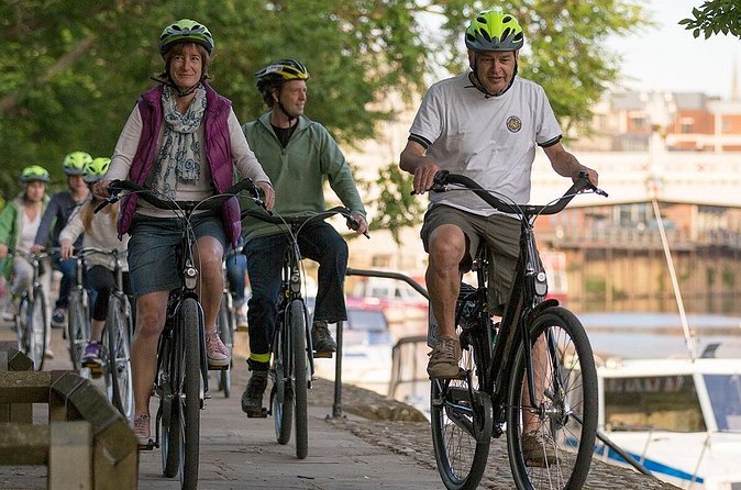 Guided Bike Tour in York - Clifford’s Tower: the story behind the views and the walls