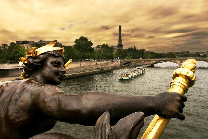 Guided Paris Day Trip from London by Train with Seine Cruise - The bus loop: seeing Paris’s big landmarks from a panoramic seat