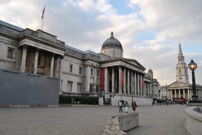 Half-Day Private Chauffeur-Driven Tour of London - Buckingham Palace outside: quick, iconic, and useful for orientation