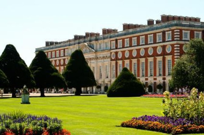 Hampton Court Guided Tour. Full day Access & High Tea - Key highlights you should know before you go