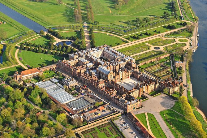 Hampton Court Guided Tour. Full day Access & High Tea - Why Hampton Court Palace plus High Tea is a smart London day