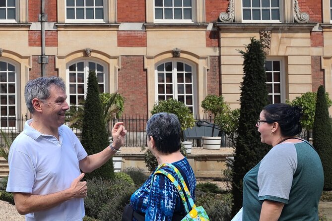 Hampton Court Guided Tour. Full day Access & High Tea - Crowds, timing, and comfort tips that actually matter