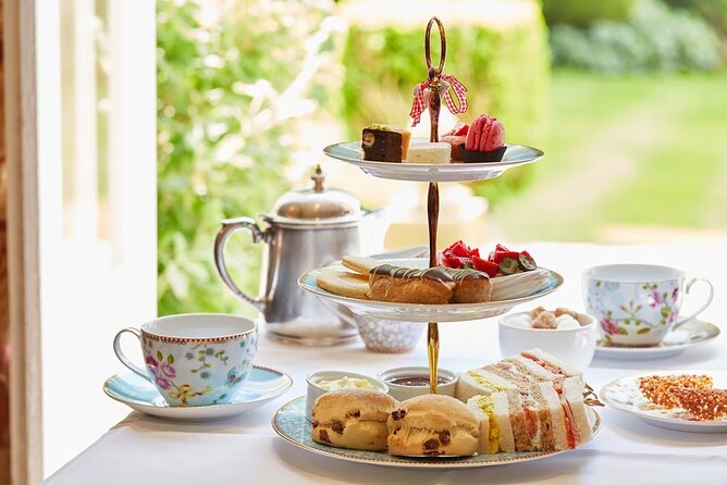 Hampton Court Guided Tour. Full day Access & High Tea - Hampton Court Park and 60 acres of gardens (before you hit the crowds)