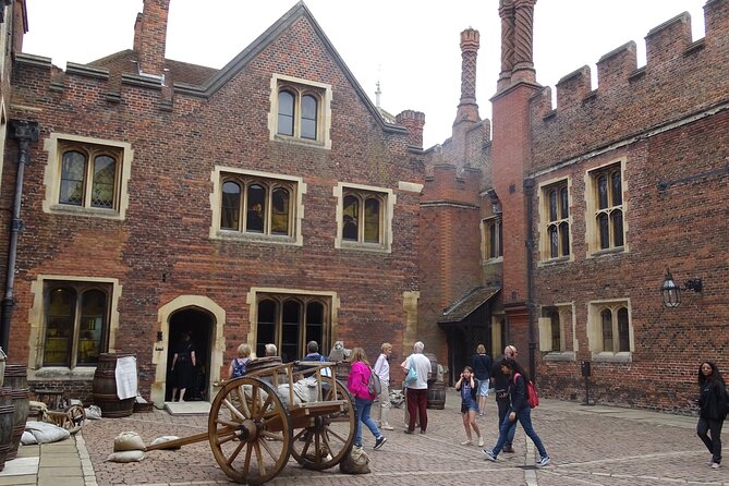 Hampton Court Palace Private Tour - discovering the excesses of Henry VIII - Great Hall and Watching Chamber: Architecture as Court Theater