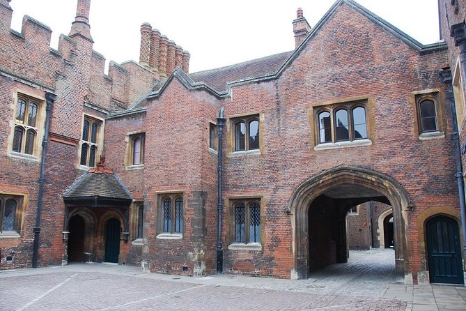 Hampton Court Palace Private Tour - Secrets of Henry VIII - Where you start, how you handle entry tickets, and what to plan
