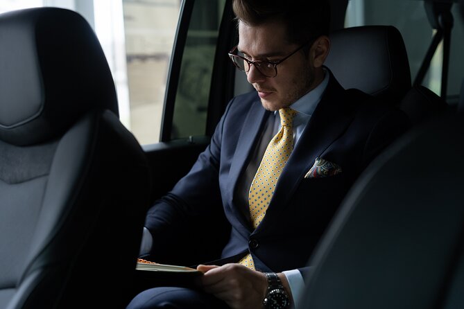 Heathrow Airport Private Transfers To Central London - Flight Monitoring and the One-Hour Free Waiting Window