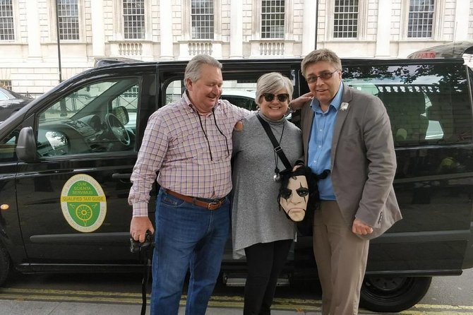 Heathrow Layover Experience: Private Full-Day Black Cab Tour - What the Guide Does While You Ride