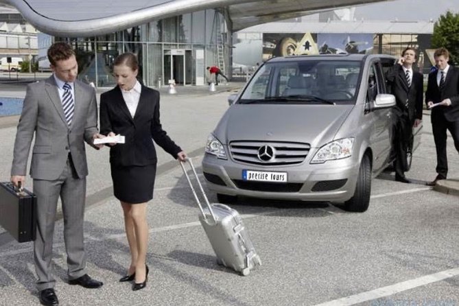 Heathrow London Airport Taxi Transfer To London Hotels - The Car Experience: Executive Comfort for Up to 3