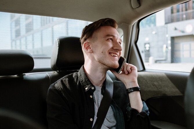 Heathrow London Airport Transfer to City center - Meeting Your Driver at Heathrow, Name Sign Included