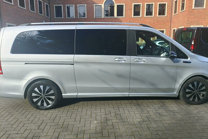 Heathrow to Central London Airport Transfers - Inside the Car: Comfort, Air Conditioning, and the Electric Factor