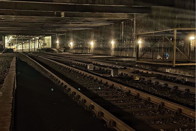 Hidden Tube Walking Tour of Moorgate Station - Walking route reality check: stairs, low light, and shoes that make sense
