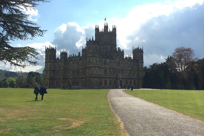 Highclere Castle Private Round Trip Transportation Service - Your Pickup in Central London, Up Front