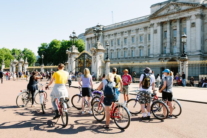 Highlights of Royal London Bike Tour including Hyde Park - Trafalgar Square, Nelson’s Column, and the art-spots nearby