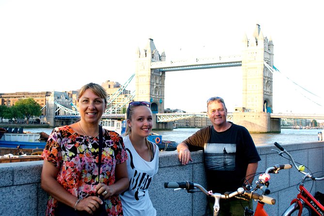 Highlights of Royal London Bike Tour with River Cruise Package - Leadenhall Market and Shakespeare’s Globe: architecture you can actually spot