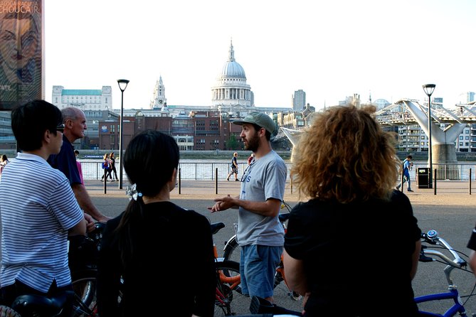 Highlights of Royal London Bike Tour with River Cruise Package - Value for the money: bike, cruise ticket, and a beer break