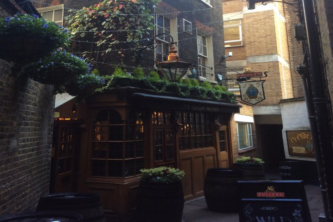 Historic London Pubs Private Walking Tour With Free Drinks! - Clerkenwell: old Communist haunts and the Knights of St John