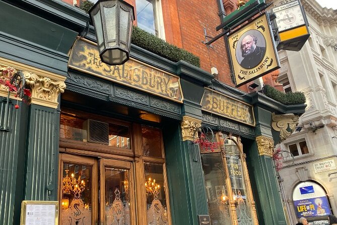 Historic Pub Walking Tour of London - Pub Stop One: Timbered Taverns and the “How London Socialized” Story