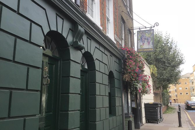 Historic walk of East Londons Wapping Docks and its famous Pubs - Turners Old Star and St Peter’s Church: art, witchcraft, and worship