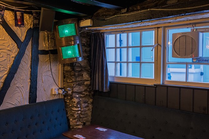 Ilfracombe Harbour: Ghost Tour - Starting at the George & Dragon: finding your guide and getting set