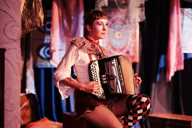 Immersive Magic Experience with Craft Cocktails in London - The Magicians Table show: close-up, fast, and very interactive