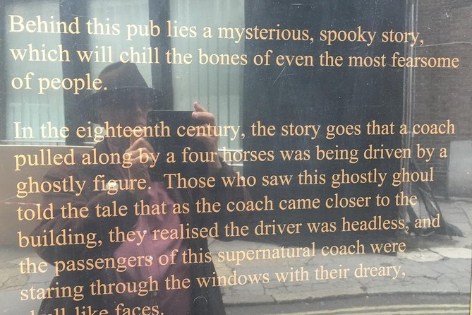 In Jack The Ripper Footsteps: Private Black Cab Tour in London - Police headquarters, the Blind Beggar, and the Ratcliffe Highway stop