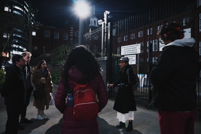 Jack the Ripper: Night Murder Mystery Walking Tour in London - Why a Whitechapel night walk works better than a daytime tour