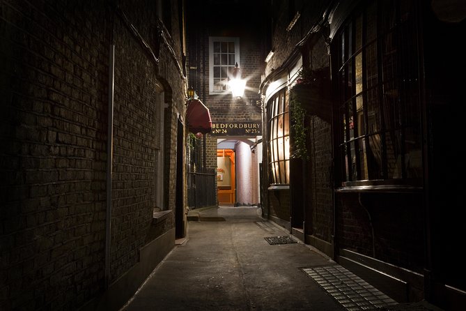 Jack the Ripper Tour with 'Ripper-Vision' in London- Afternoon - Whitechapel at 5pm: why the timing changes the experience