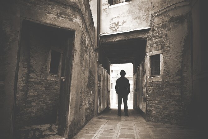 Jack The Ripper Walking Tour - Your guide and why the pacing feels right