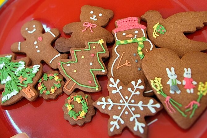 Kew Biscuit Decorating Class for Adults - The Core Skills: Outlines, Stiff-Icing Flowers, and Flood-Filled Areas
