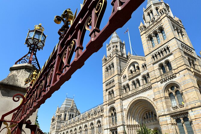 Kid-Friendly Natural History Museum & Dinosaurs Private Guided Tour in London - A kid-first way into the Natural History Museum