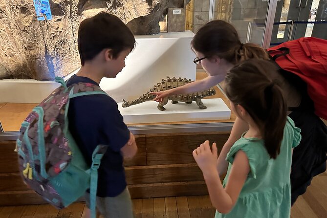 Kid-Friendly Natural History Museum & Dinosaurs Private Guided Tour in London - Timed entry at Exhibition Road, then a smart route