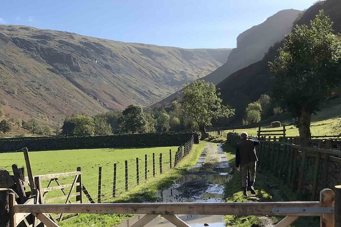 Lake District Landscapes: A Self-Guided Audio Drive from Keswick - The Jaws of Borrowdale into village scenery, then Bowder Stone