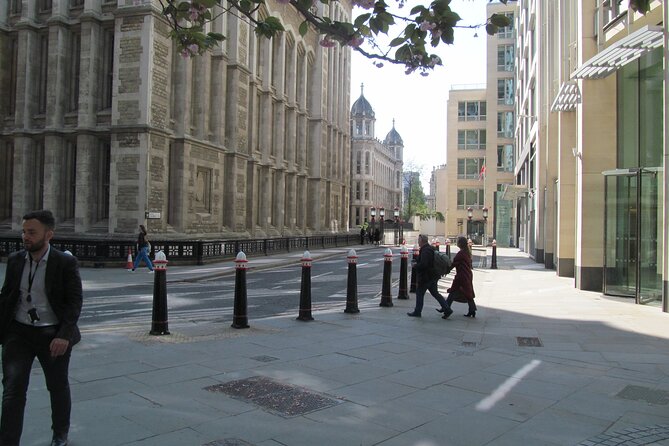 Law in London Private Tour - Who should book this legal tour