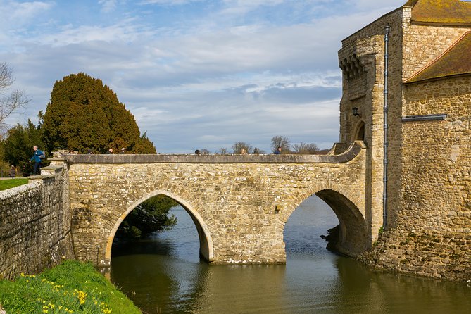 Leeds Castle, Cliffs of Dover and Canterbury Day Trip from London with Guided Cathedral Tour - Tips to make your day smoother (and less hungry)