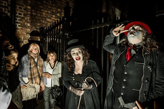 Liverpool Ghost Walking Tour - The guide performance: humor, acting, and how the show stays organized