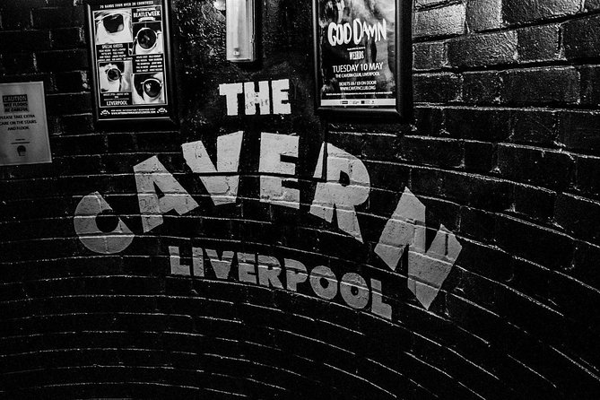 Liverpool's Best Craft Drinks & Pub Food With A Local: Private & Personalized - Walking through Liverpool at local pace: flexibility that you can feel