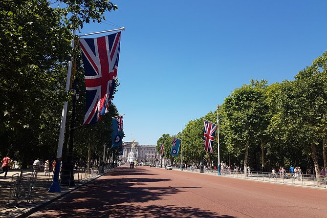 London 30 Top Sights with Fun Local Guide - Westminster Abbey stop: a 1000-year landmark without the ticket line