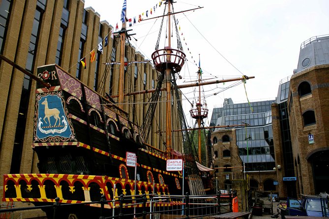 London 30 Top Sights with Fun Local Guide - Borough Market and Southwark Cathedral: the local-food pause