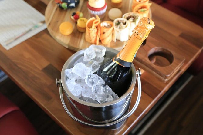 London Afternoon Tea Bus with Panoramic Tour - How This Afternoon Tea Bus Works in Real Life