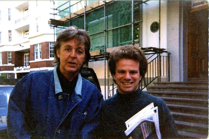 London Beatles Walks and Tours - Baker Street: The Apple store and why it feels like fan pilgrimage