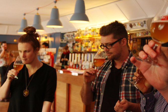London Beer Tour With Secret Food Tours - The secret venue and the cheeky extra drink