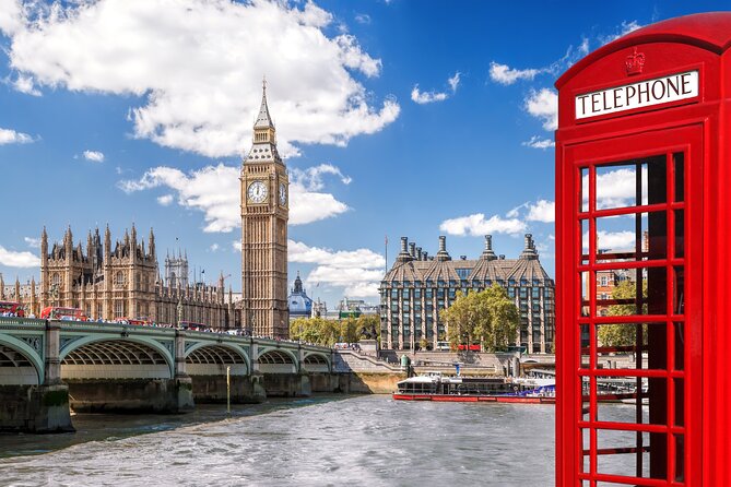 London Best of the City Fully Customized Guided Private Tour - Trafalgar Square and Piccadilly Circus, where your guide explains the stage