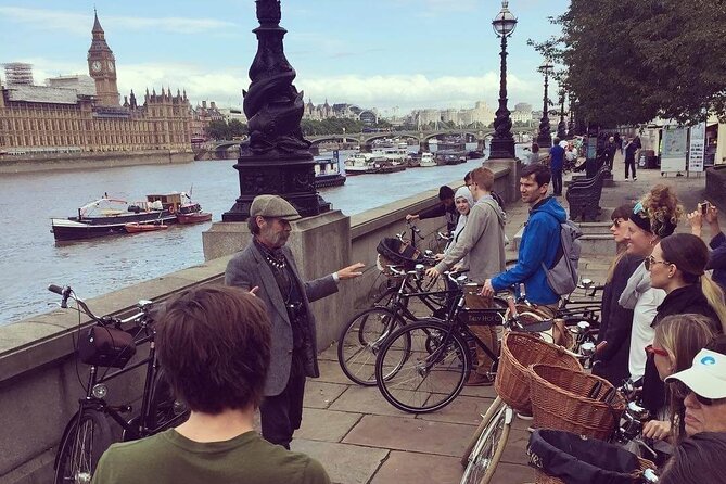 London Bike Tour: Landmarks, Secret Gems, Pub Stop & Street Art - Lambeth Palace, Big Ben views, and the Westminster angle you do not get on foot